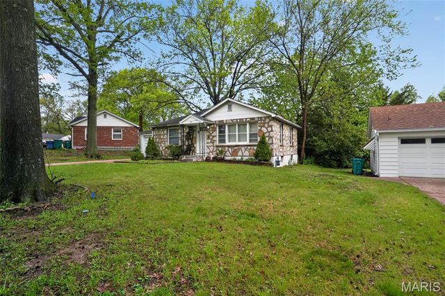 8151 Underhill Drive, St Louis, MO 63114