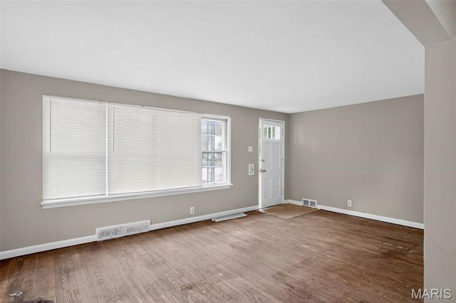 8151 Underhill Drive, St Louis, MO 63114