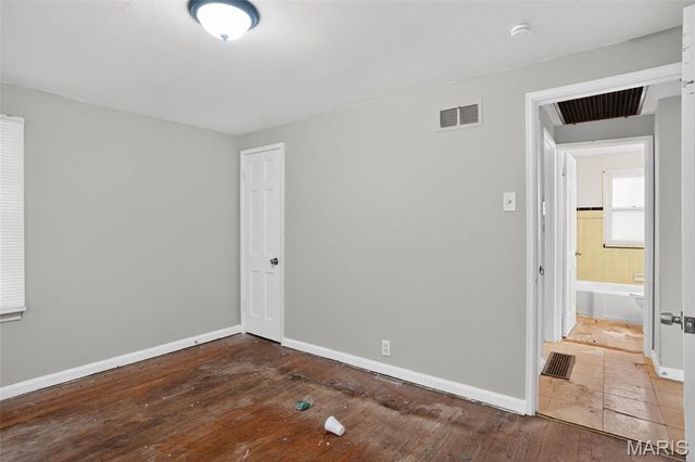 8151 Underhill Drive, St Louis, MO 63114