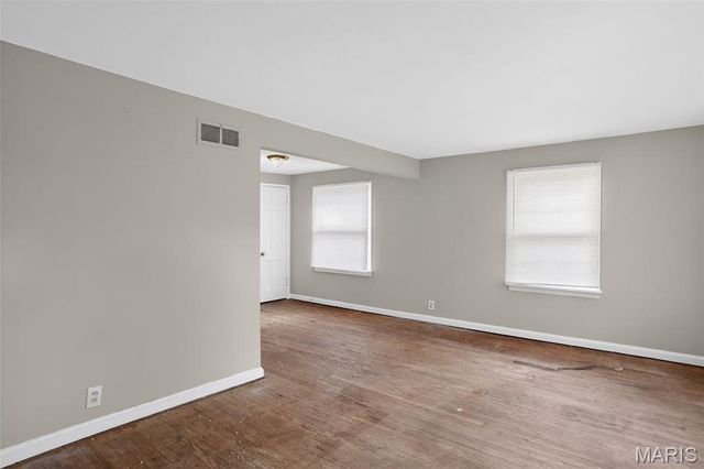8151 Underhill Drive, St Louis, MO 63114