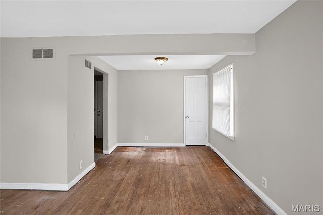 8151 Underhill Drive, St Louis, MO 63114