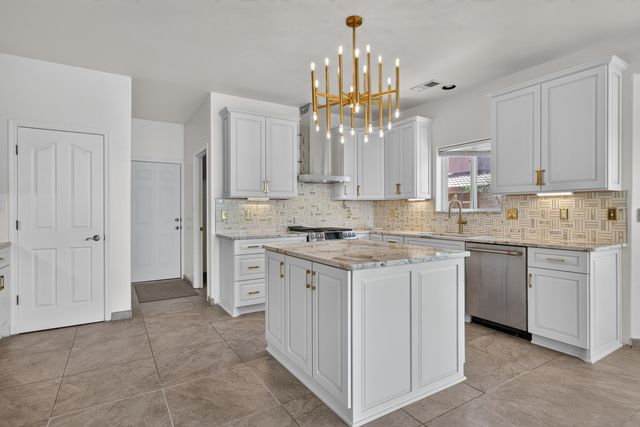 7419 Wadi Musa Drive NE, Albuquerque, NM 87122