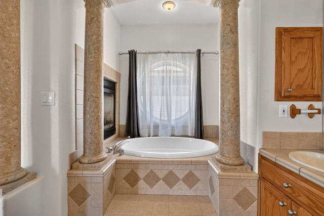 7419 Wadi Musa Drive NE, Albuquerque, NM 87122