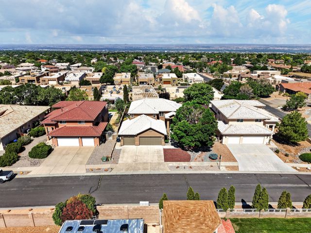 7419 Wadi Musa Drive NE, Albuquerque, NM 87122