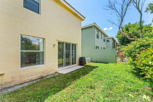 5477 Queenship Court, Greenacres, FL 33463
