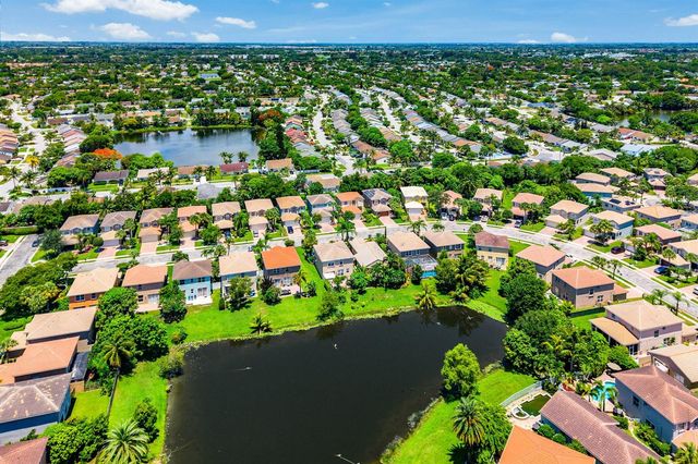 5477 Queenship Court, Greenacres, FL 33463