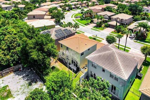 5477 Queenship Court, Greenacres, FL 33463