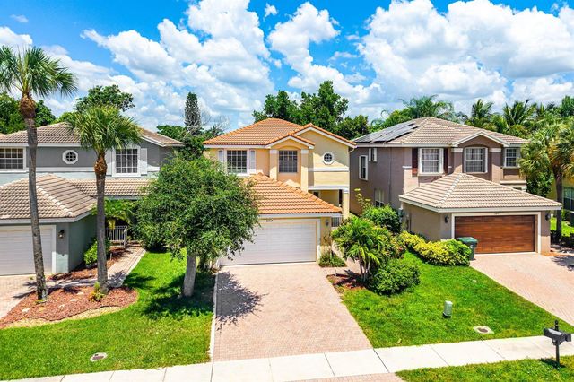 5477 Queenship Court, Greenacres, FL 33463