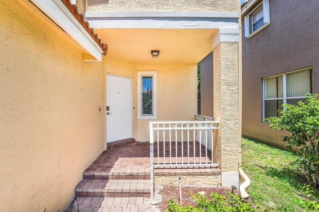 5477 Queenship Court, Greenacres, FL 33463