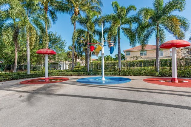 5477 Queenship Court, Greenacres, FL 33463