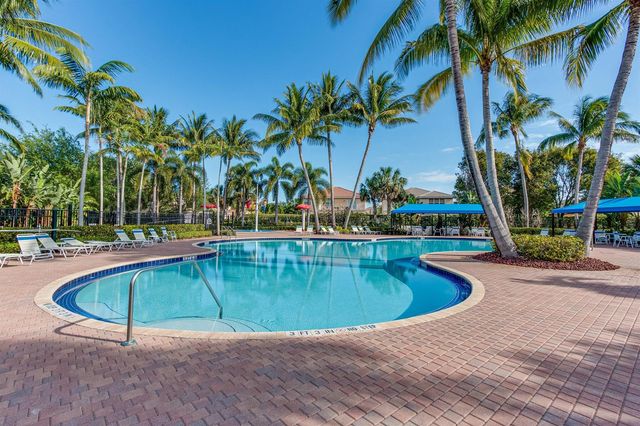 5477 Queenship Court, Greenacres, FL 33463