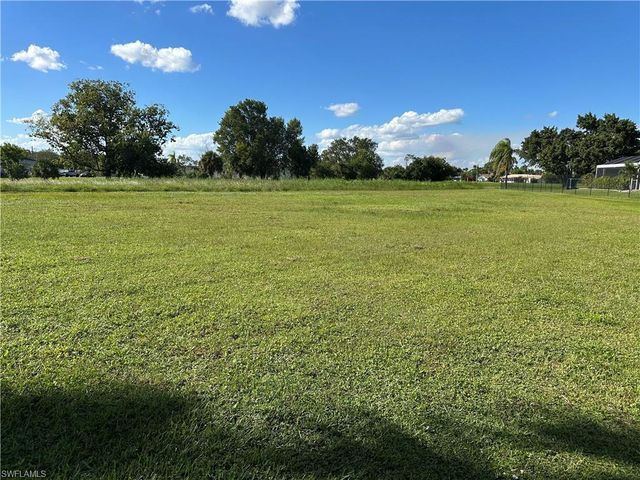 1415 Ford CT, Lehigh Acres, FL 33936