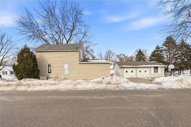 555 Irvine Street, Chippewa Falls, WI 54729