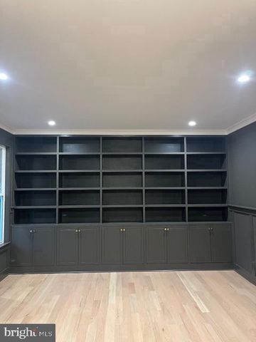 4222 LAMARRE DR, Fairfax, VA 22030