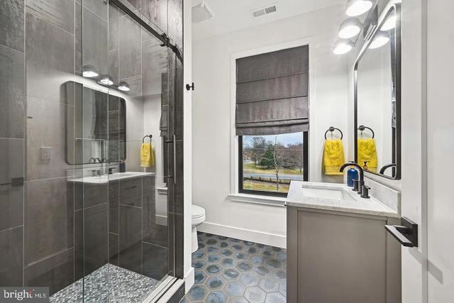 4222 LAMARRE DR, Fairfax, VA 22030
