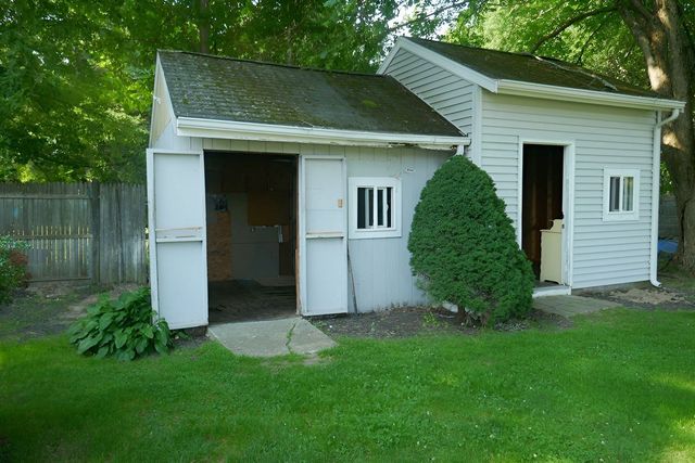 62 Homeland Dr, Whitman, MA 02382