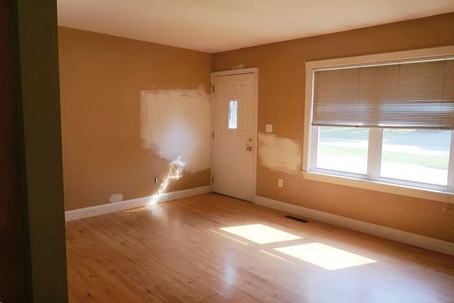62 Homeland Dr, Whitman, MA 02382