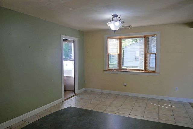 62 Homeland Dr, Whitman, MA 02382