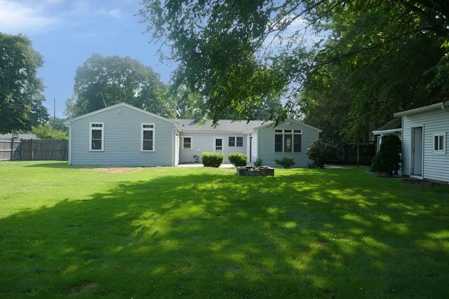 62 Homeland Dr, Whitman, MA 02382