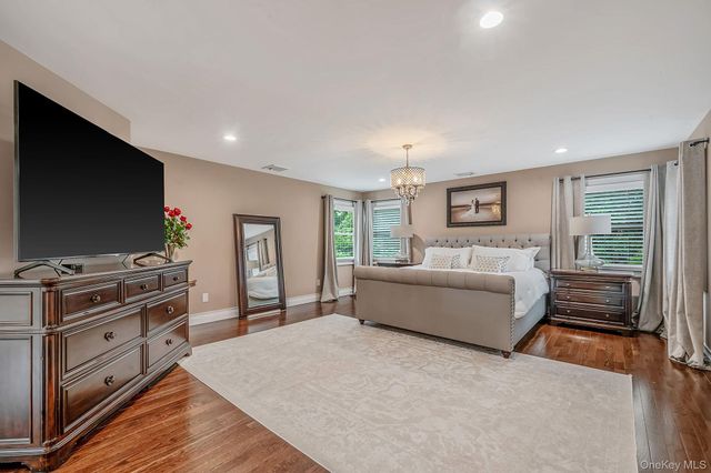 44 Niagara Street, Miller Place, NY 11764