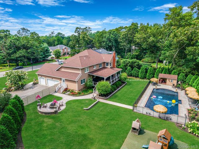 44 Niagara Street, Miller Place, NY 11764