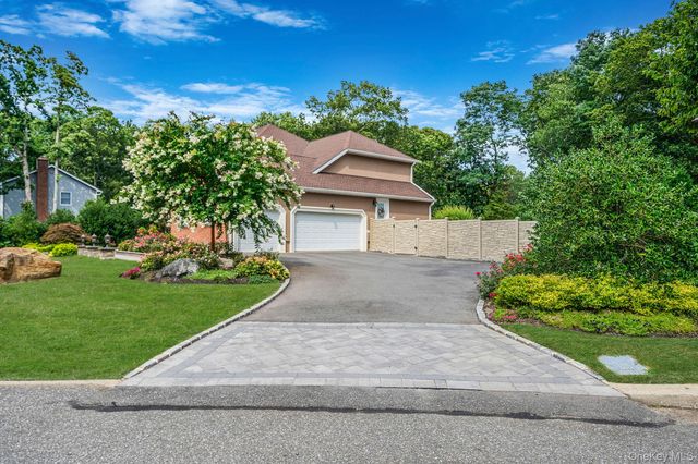 44 Niagara Street, Miller Place, NY 11764