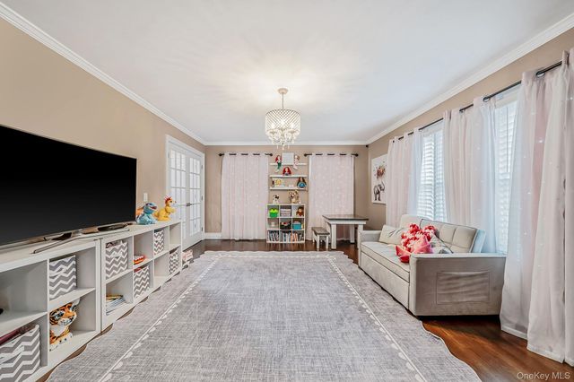 44 Niagara Street, Miller Place, NY 11764