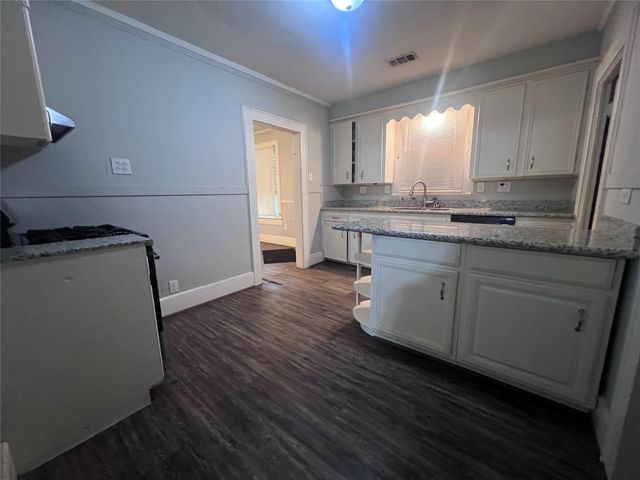 917 Laurel Street, La Marque, TX 77568