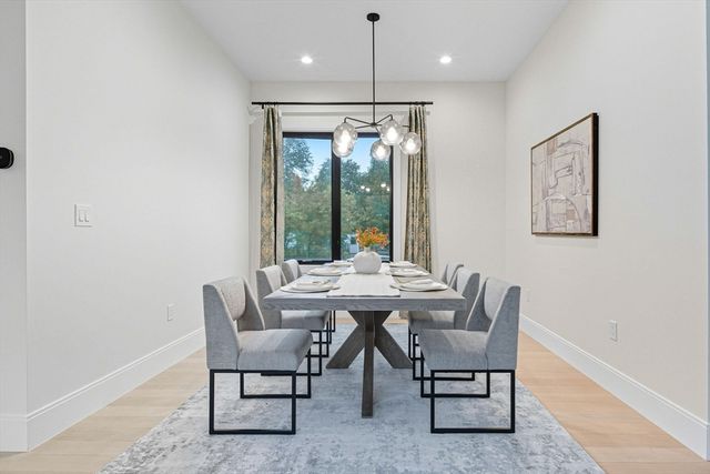 5 Kappius Path, Newton, MA 02459