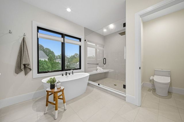 5 Kappius Path, Newton, MA 02459