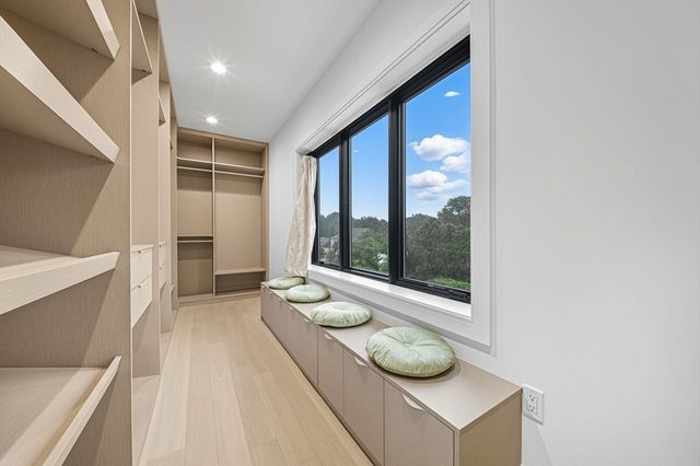 5 Kappius Path, Newton, MA 02459