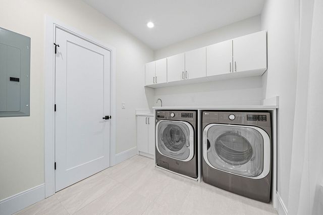 5 Kappius Path, Newton, MA 02459