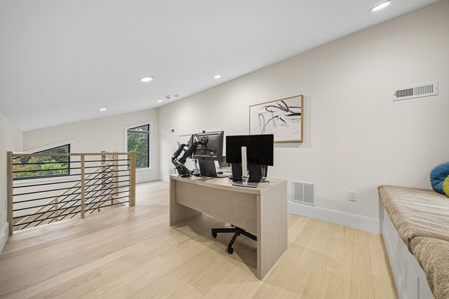 5 Kappius Path, Newton, MA 02459