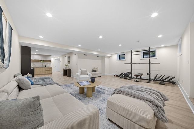 5 Kappius Path, Newton, MA 02459