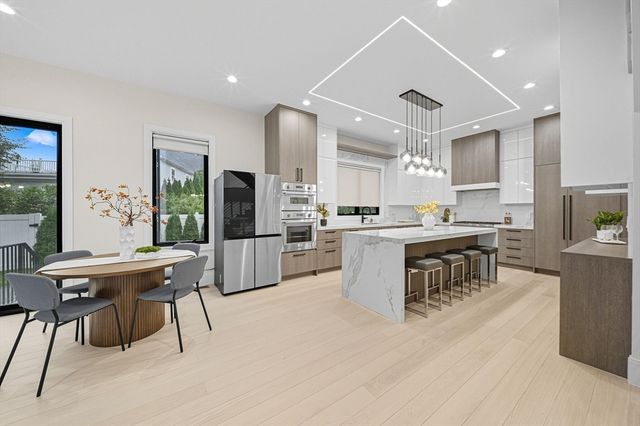 5 Kappius Path, Newton, MA 02459