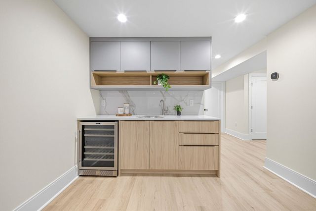 5 Kappius Path, Newton, MA 02459