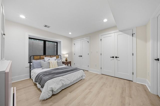 5 Kappius Path, Newton, MA 02459