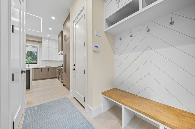 5 Kappius Path, Newton, MA 02459