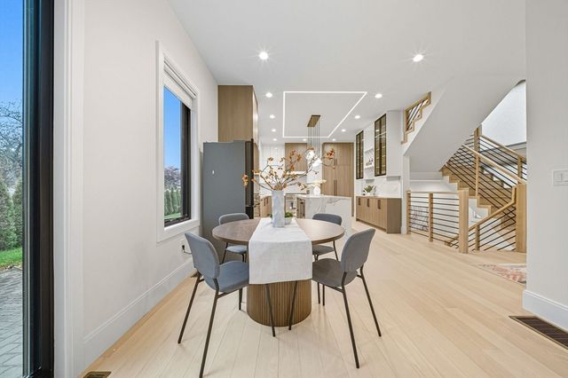 5 Kappius Path, Newton, MA 02459