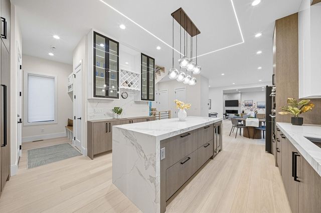 5 Kappius Path, Newton, MA 02459