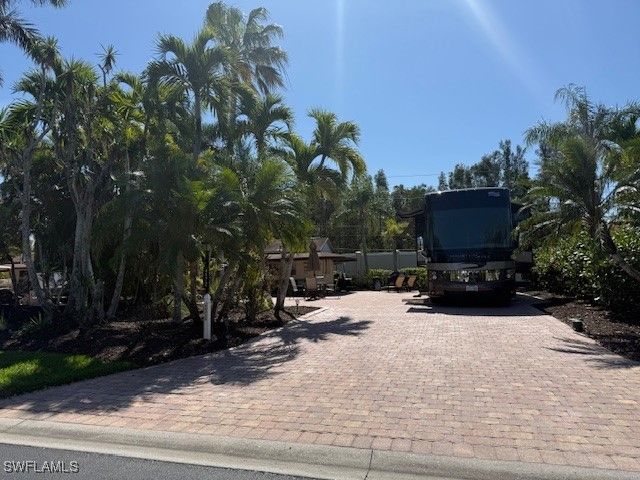 4572 Southern Breeze DR, Naples, FL 34114