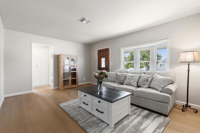 9468 Doheny Road, Santee, CA 92071