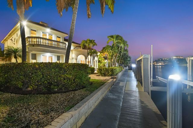 3171 Jasmine Drive, Delray Beach, FL 33483