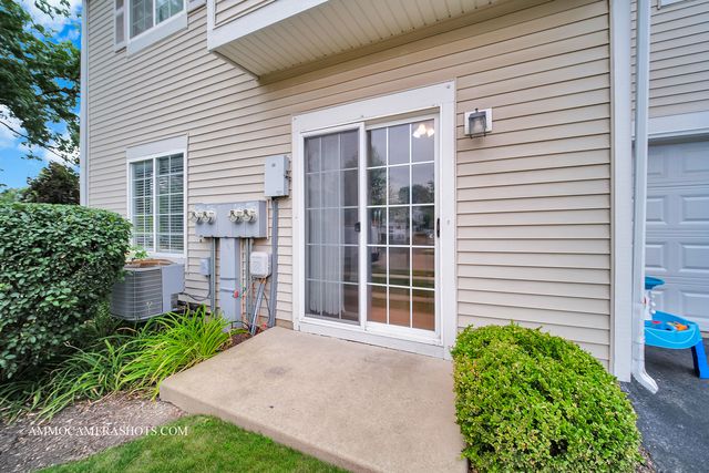 3235 Heather Glen Drive, Aurora, IL 60504