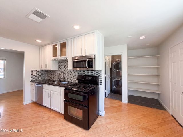 909 W MISSOURI Avenue, Phoenix, AZ 85013