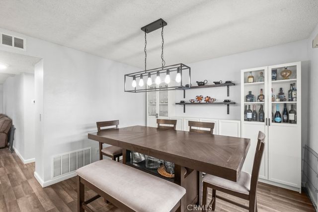 13185 Bromont, Los Angeles, CA 91342