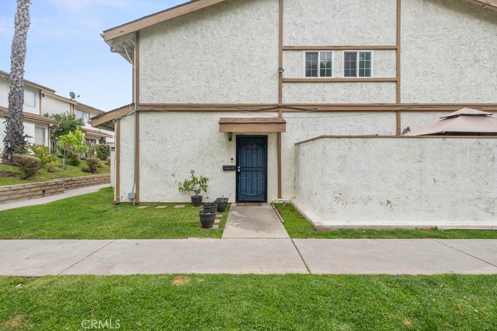 13185 Bromont, Los Angeles, CA 91342
