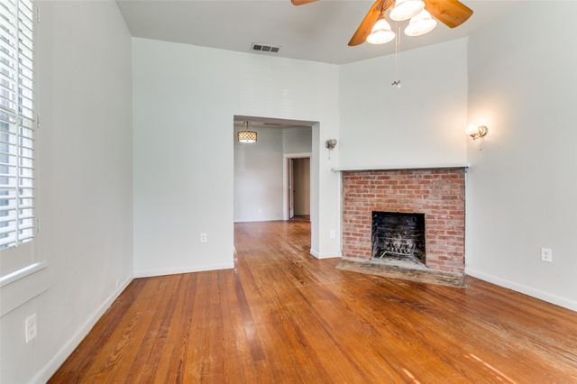 400 S Clinton Avenue, Dallas, TX 75208