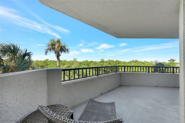 6001 Pelican Bay BLVD 202, Naples, FL 34108