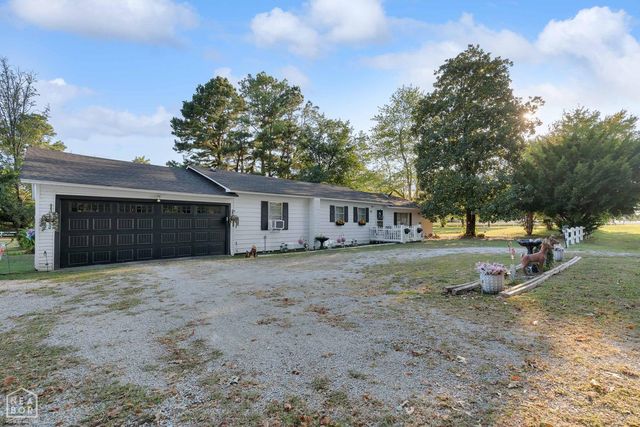 44 Oak Grove Road, Paragould, AR 72450